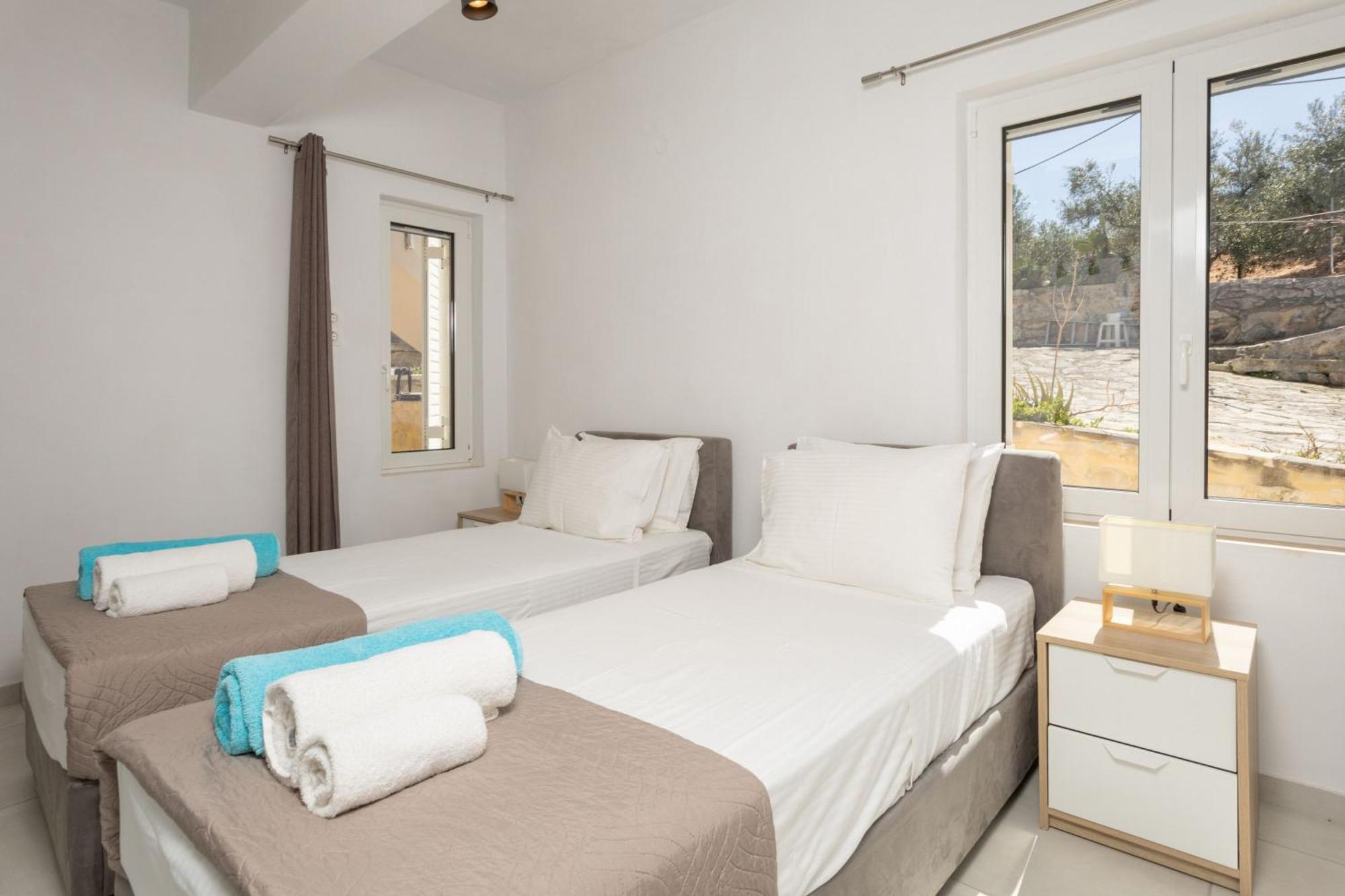 Villa Konstantinos Hilltop Vineyard Escape Almyrida  Exterior photo